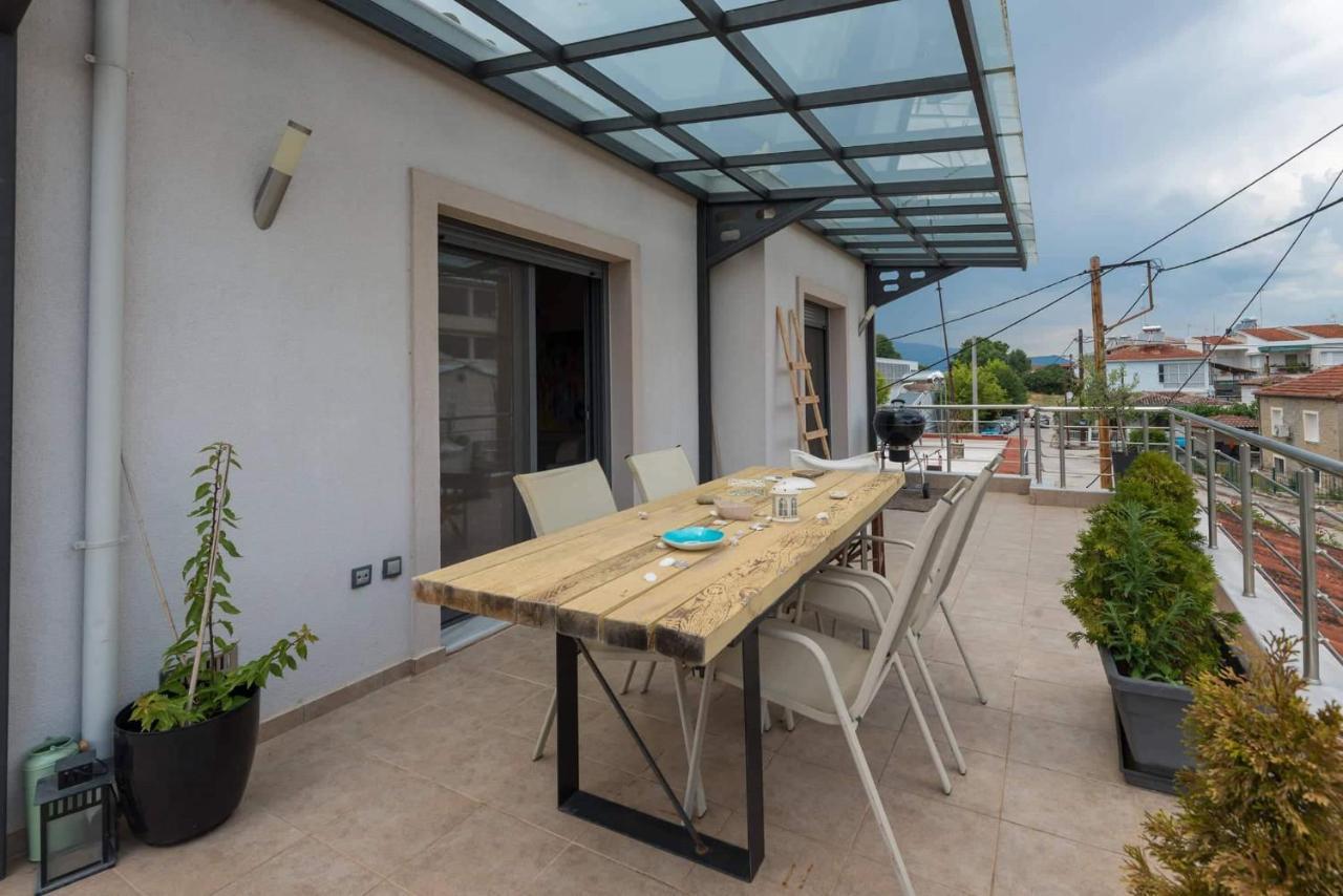Το Σπίτι Δίπλα Από Το Ποτάμι Apartamento Trikala  Exterior foto