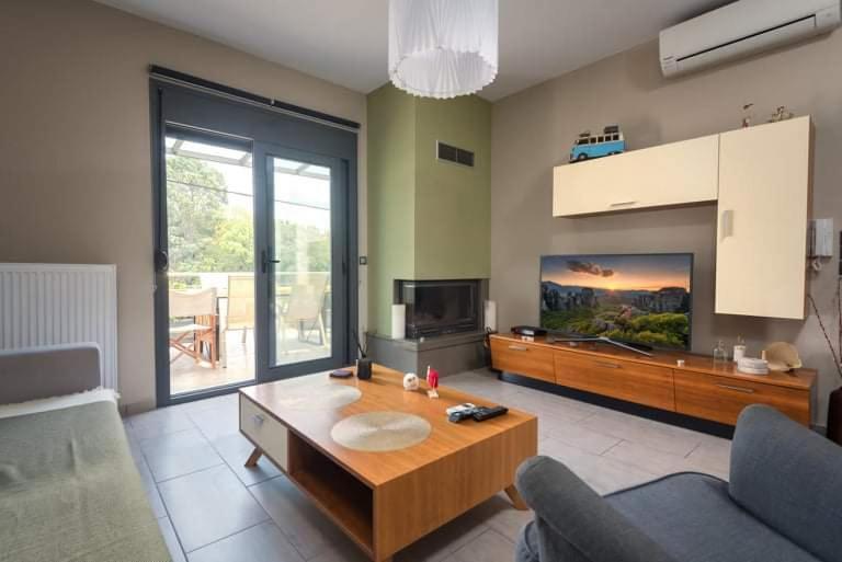 Το Σπίτι Δίπλα Από Το Ποτάμι Apartamento Trikala  Exterior foto