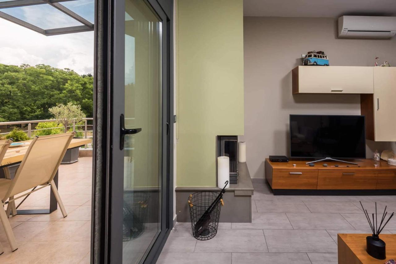 Το Σπίτι Δίπλα Από Το Ποτάμι Apartamento Trikala  Exterior foto